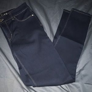 White House Black market Jeggings!